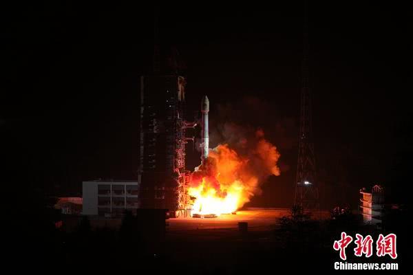 中国“一箭双星”成功发射两颗北斗导航卫星